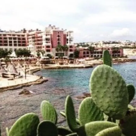 Konukevi Pembroke Suites