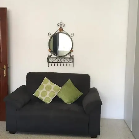 Guest house Pembroke Suites 3*