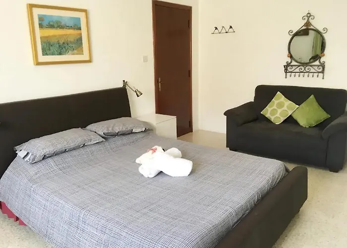 Pembroke Suites 3* פמברוק